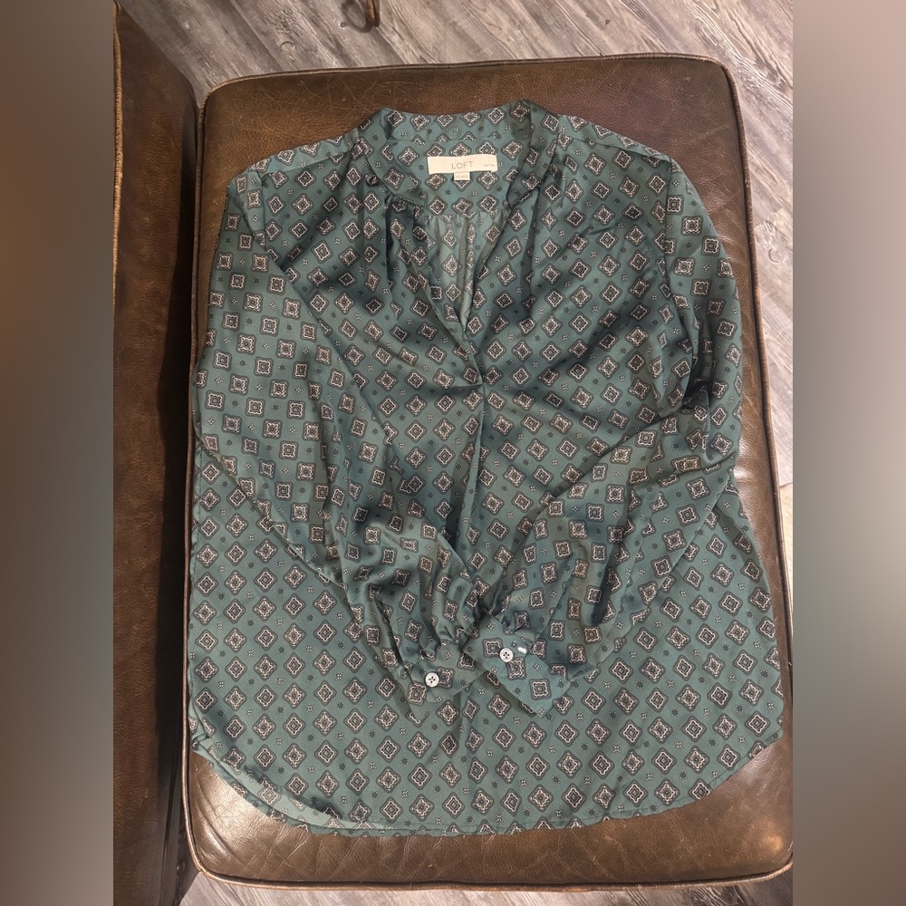 LOFT- petite Medium silk blend blouse